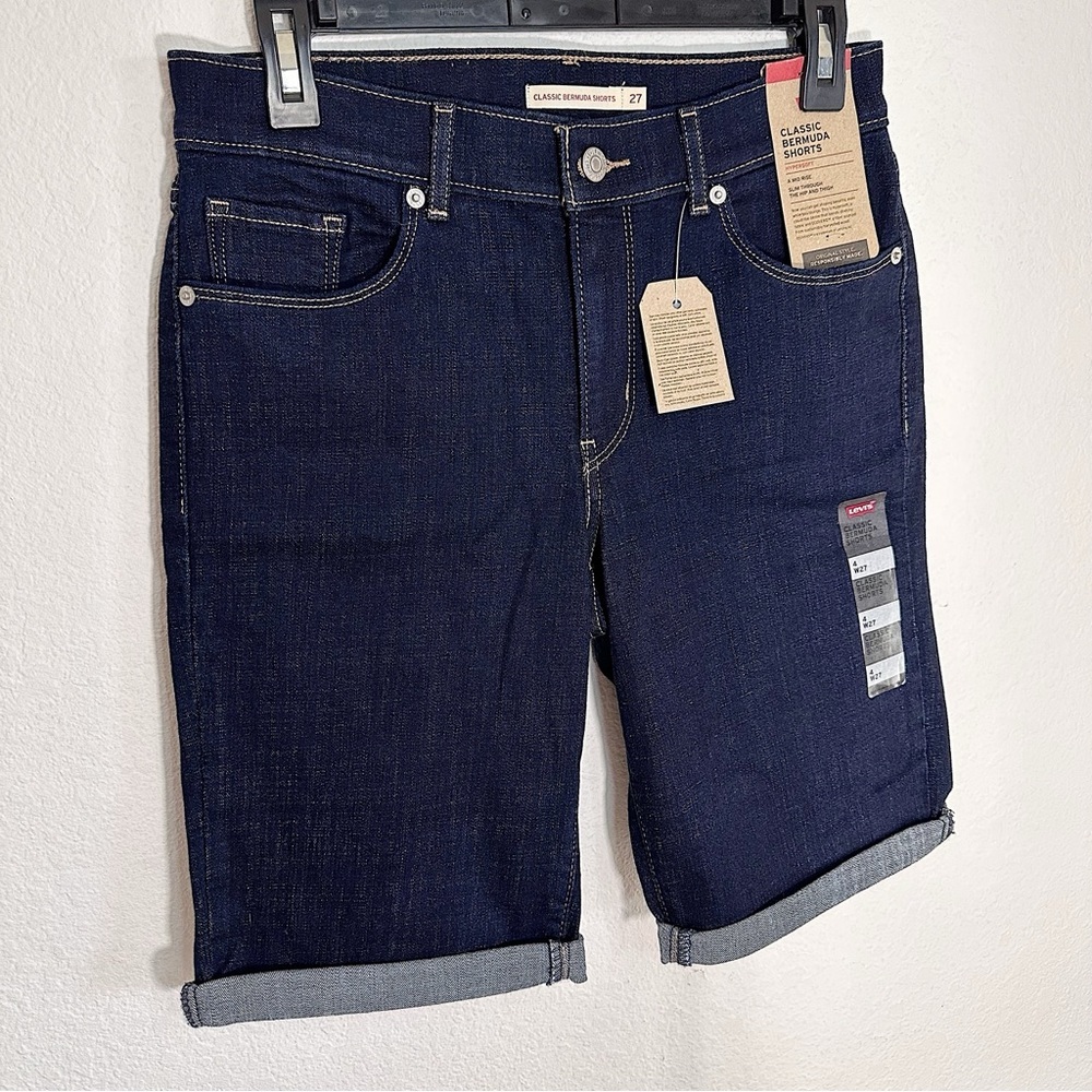 NWT Levi's Classic Bermuda Mid-Rise Hypersoft 12.5" Shorts Size 27/4 $44.50